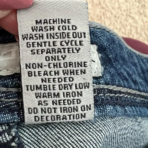 Chico's Platinum Sonvino Embellished Straight Leg Jeans Women's Size 2.5 Short - Picture 8 of 9